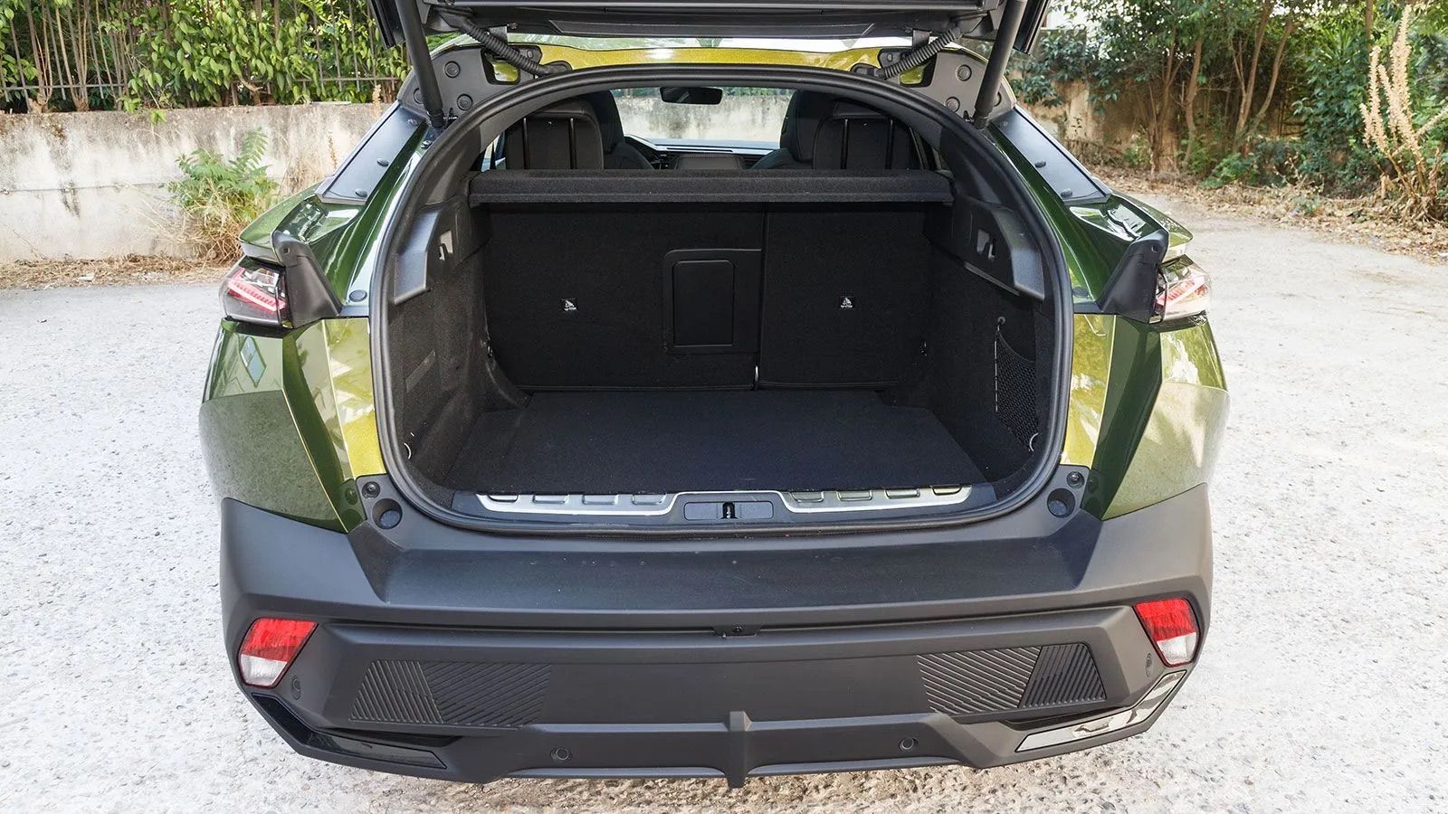 Peugeot 408 Hybrid: Το fastback που τραβάει τα βλέμματα και ξεχωρίζει